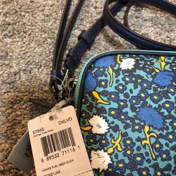 Coach Crossbody Clutch in Yankee Floral Print - Picture 2 of 7